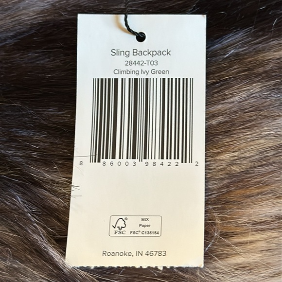 Vera Bradley *NWT* Women's Quilted Cotton Sling Backpack in Climbing Ivy Green - Picture 14 of 14